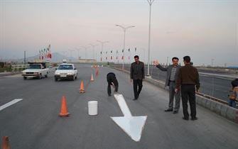 خط کشی نوشتاری یا رنگ آمیزی تقاطع غیرهمسطح شهیدلر کورپوسی (جاده سرو)