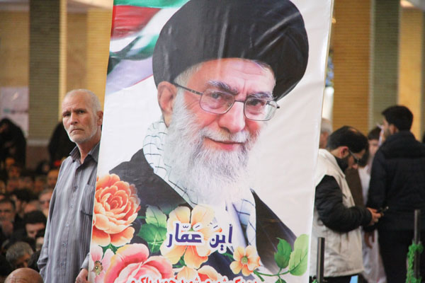 حضور کارکنان سازمان ترافیک و پرسنل شهرداری ارومیه در مراسم گرامیداشت 9 دی در مصلای امام خمینی (ره) + تصاویر
