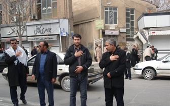حضور کارکنان سازمان در عزاداری و سینه زنی شهادت بانوی دوعالم در مسیر خیابان امام ره + تصاویر