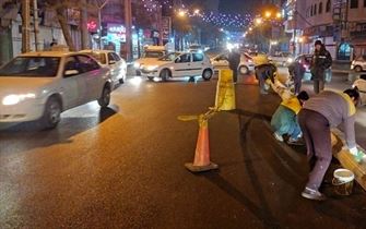 رنگ آمیزی جداکننده های بتنی BRT خیابان آیت الله کاشانی